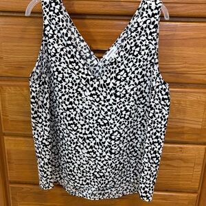 Nordstrom Black and White Abstract Print Sleeveless V-neck top Size XL